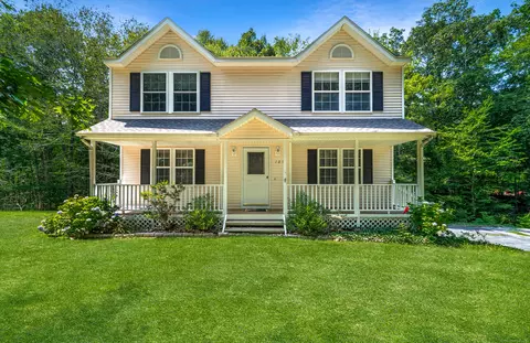 109 Dean Rd, East Lyme, CT 06333