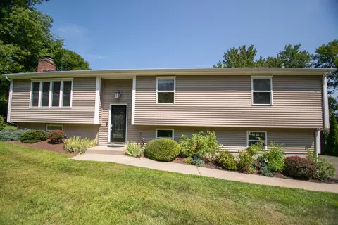 598 High Ridge Rd, Orange, CT 06477