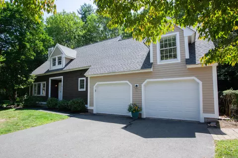 12 Chatsworth Rd #12, Granby, CT 06035