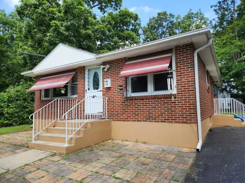 35 Peru St, Willimantic, CT 06226