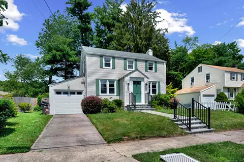 31 Englewood Dr, New Haven, CT 06515