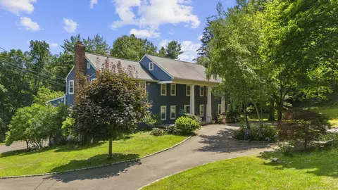 42 Sturbridge Hill Rd, New Canaan, CT 06840