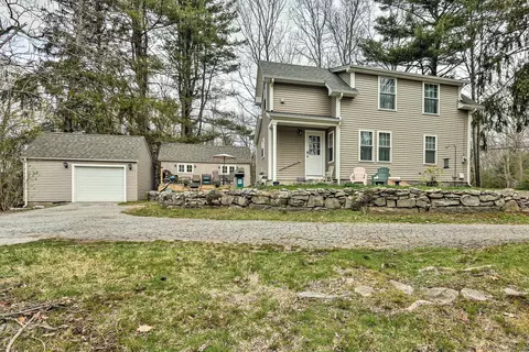 20 Avery Ln, Waterford, CT 06385