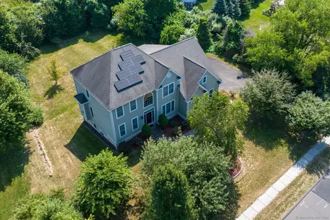 28 Nicolo Way, Southington, CT 06489