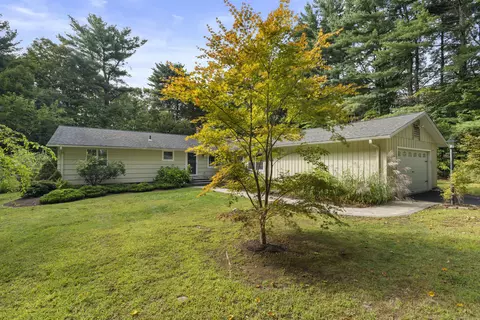 5 Vining Dr, Simsbury, CT 06070