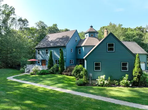 21 Stonewall Ln, Clinton, CT 06413