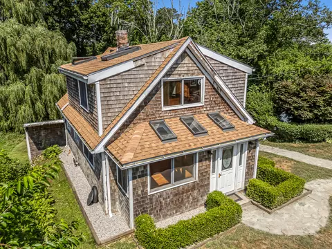 7 Richmond St, Pawcatuck, CT 06379