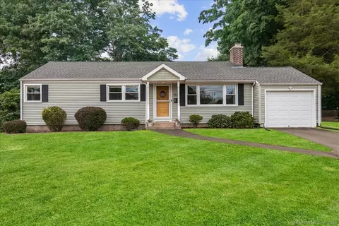 254 Riverside Dr, Hamden, CT 06518