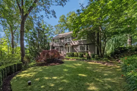 62 Wellsweep Dr, Madison, CT 06443