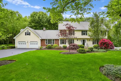 85 Deer Run Dr, Trumbull, CT 06611