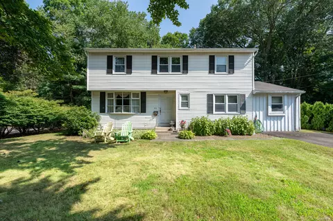 215 Idlewood Dr, Stamford, CT 06905