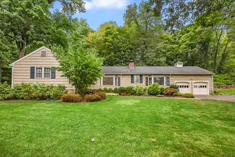 65 Valeview Rd, Wilton, CT 06897