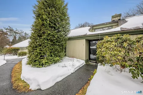 643 Heritage Vlg #A, Southbury, CT 06488