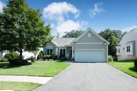 578 Putting Green Ln #578, Oxford, CT 06478
