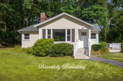 11 Stone Ct, Gales Ferry, CT 06335