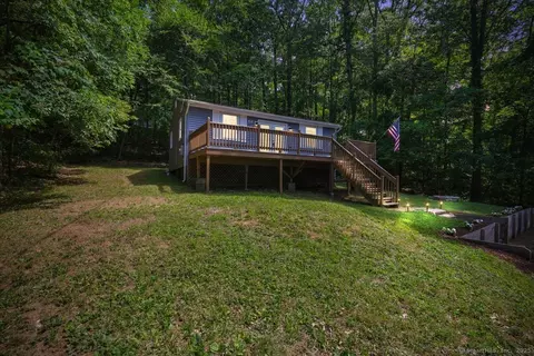 68 Old Oak Trl, Coventry, CT 06238