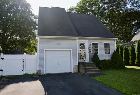72 N Hoadley St, Naugatuck, CT 06770