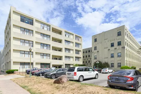 102 Judd Sq #102, Wallingford, CT 06492