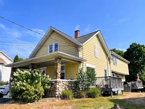 85 Ivy St, Branford, CT 06405