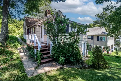 17 N Beach Dr, New Fairfield, CT 06812