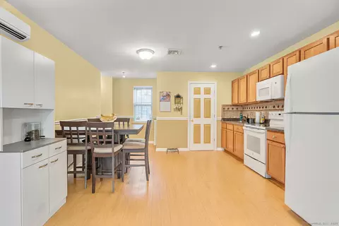 23 Scuppo Rd #5-6, Danbury, CT 06811