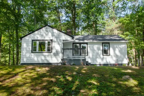 27 Goose Green Rd, Barkhamsted, CT 06063