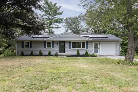 6 Oak St, Plainfield, CT 06374