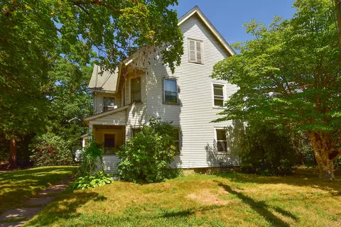 19 Russell St, Manchester, CT 06040
