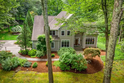 10 Valley Field Rd N, Sandy Hook, CT 06482