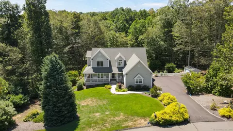 4 Nickelmine Dr, Seymour, CT 06483