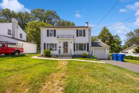 49 Gail Dr, Waterbury, CT 06704