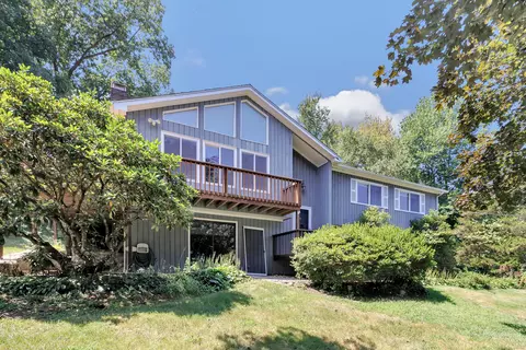 32 Adams Dr, Shelton, CT 06484