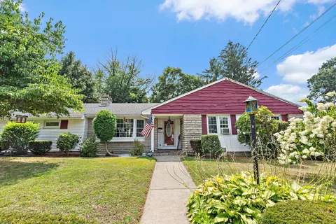 27 Hawkins St, Killingly, CT 06239