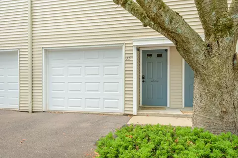 245 E Woodland St #35, Meriden, CT 06451