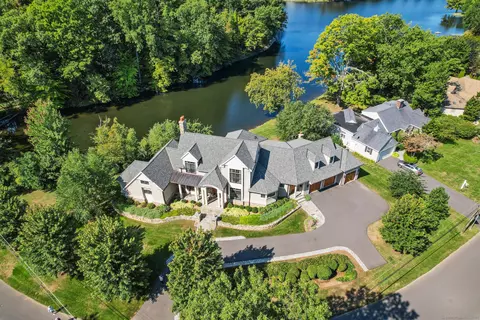 61 Waterside Ln, West Hartford, CT 06107