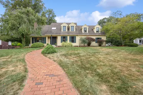 272 Annelise Ave, Southington, CT 06489