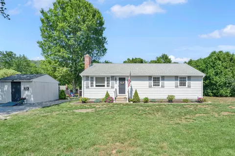 9 Kellogg Rd, New Hartford, CT 06057