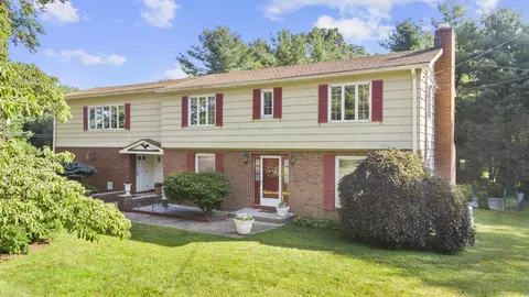 42 Captains Walk, Trumbull, CT 06611