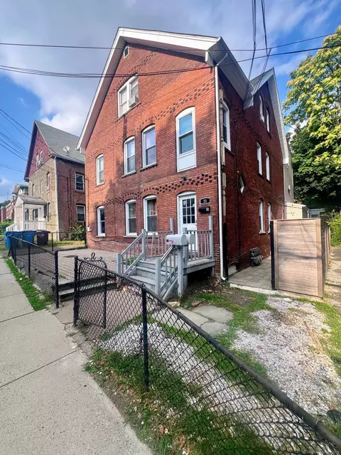 21 Tremont St, New Britain, CT 06051
