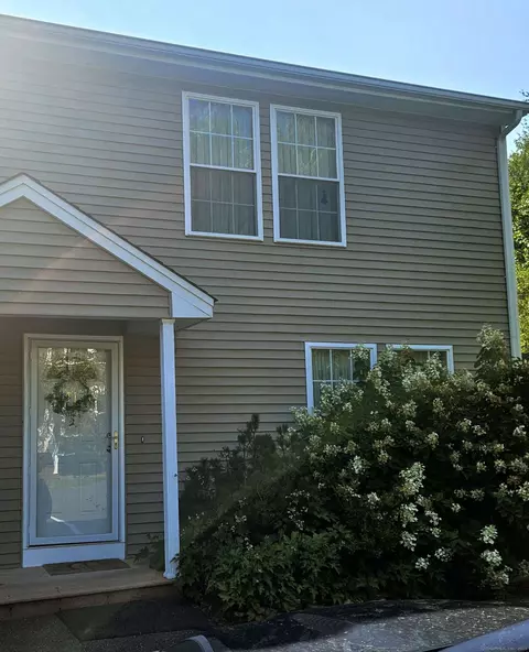 11 Wildcat Dr #11, Unionville, CT 06085