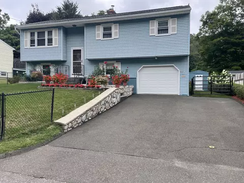 82 Purcell Dr # A, Danbury, CT 06810