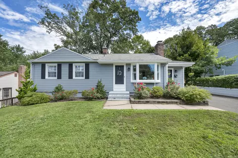 266 Pondview Dr, Southington, CT 06489