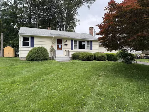 19 Casper Ct, Naugatuck, CT 06770