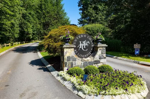 200 Hunter Dr #200, Litchfield, CT 06759
