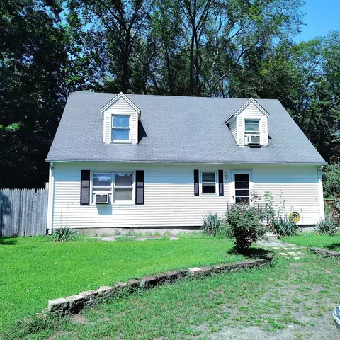 14 Bridge St, East Windsor, CT 06088