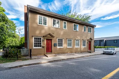 11 N Main St, Essex, CT 06426