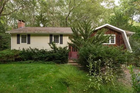 507 Little Meadow Rd, Guilford, CT 06437
