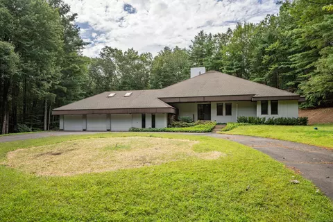 1 Northcrest Dr, Granby, CT 06060