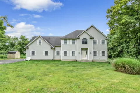 6 Wisteria Ln, Oxford, CT 06478