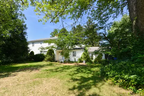 177 Melrose Rd, Broad Brook, CT 06016